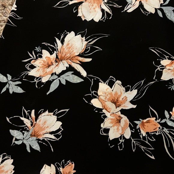 Socialite‎ Dress - Picture 2 of 4